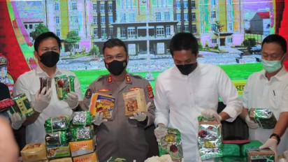 Polda Lampung Amankan 35 Kg Sabu dan 5000 Butir Happy Five di Kemasan Kotak Kue