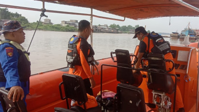 Kapal Sawit Tenggelam di Batanghari Jambi, 2 ABK Hilang
