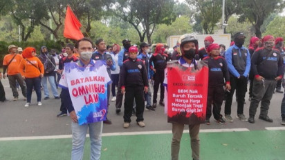 Ratusan Buruh Unjuk Rasa di Balai Kota DKI Jakarta, Tuntut Kenaikan Upah Hingga Penolakan Harga BBM