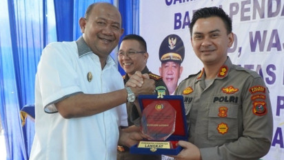 Bupati Beri Penghargaan kepada Penggali Potensi Pendapatan Asli Daerah