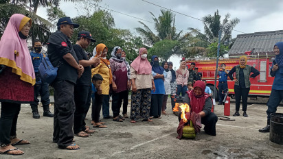Terjadi Peningkatan Kasus Kebakaran , Simulasi Pemadaman Mandiri Digencarkan