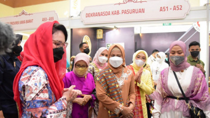 Pameran Kriyanusa 2022, Arumi Bachsin Promosikan Batik dan Kerajinan Jawa Timur ke Iriana Jokowi