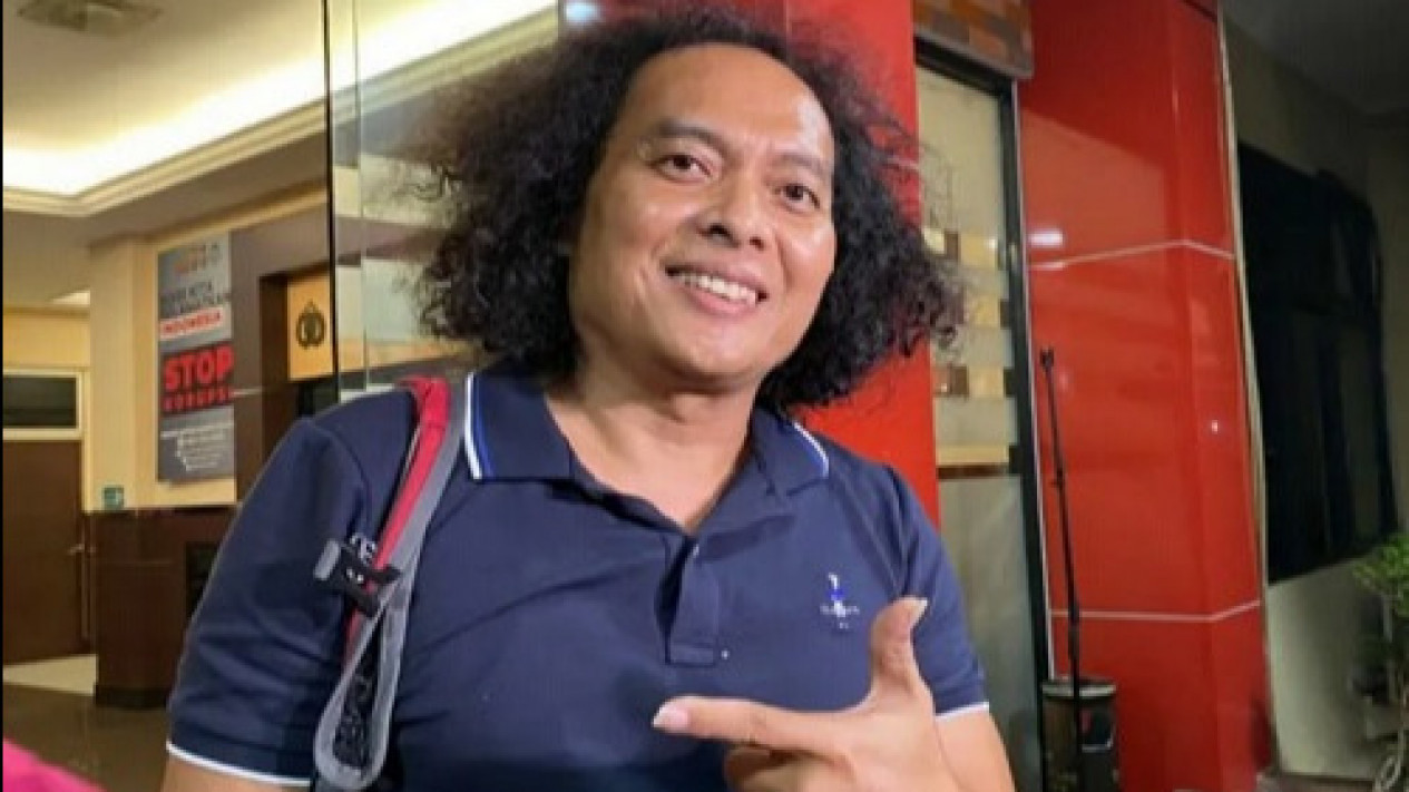 Deolipa Yumara Cuma "Ganggu" Bharada E soal Gugatan Rp 15 Miliar
            - galeri foto