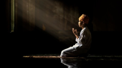 Bacaan Sholawat Nabi dan Keutamaan Mengamalkannya