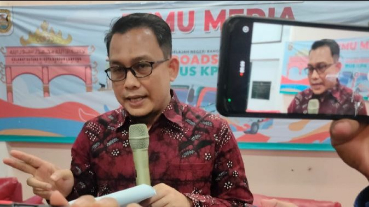 Hakim Agung Sudrajad Dimyati Tersandung Kasus Suap, KPK Langsung Geledah Gedung MA
            - galeri foto