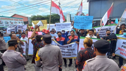 Desak Kenaikan Tarif Penyeberangan, Operator Kapal Geruduk Kantor BPTD Ketapang