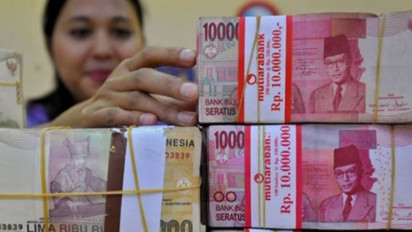 Rupiah Ditutup Melemah ke Posisi Rp15.038 per Dolar AS