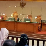 Ade Yasin Divonis Empat Tahun, Emak-emak Teriak "Hakim Lebih Zalim Dari Jaksa"