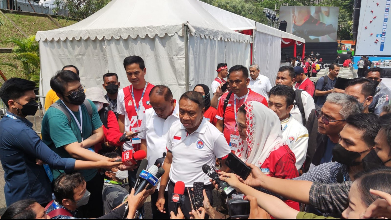 Menpora Minta Atlet Indonesia Pertahankan Prestasi di Piala Dunia Panjat Tebing 2022
            - galeri foto
