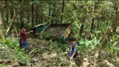 Diduga Rem Blong, Mobil Truk Masuk Jurang Satu Orang Meninggal Dunia