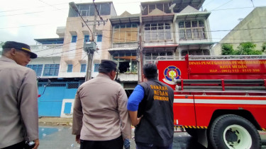 Ditinggal Keluar Negeri, 1 Unit Ruko Berlantai 3 di Kawasan Padat Penduduk Ludes Terbakar