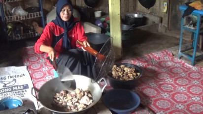 Lebih Gurih dan Renyah, Krupuk Rambak Cumi Khas Tuban, Mulai Diminati Warga
