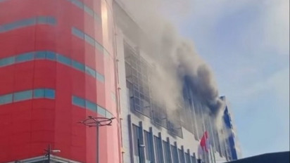 Ada Kepulan Asap di LTC Glodok, 11 Mobil Damkar Dikerahkan