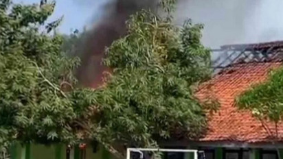 Kebakaran di SMAN 1 Pebayuran Bekasi Berhasil Padam dalam Satu Jam, Kerugian Capai Rp 777 Juta