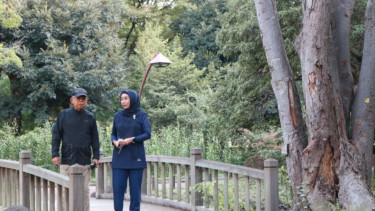 Momen Wapres Ma'aruf Amin Jalan Pagi di Hibiya Park Tokyo
