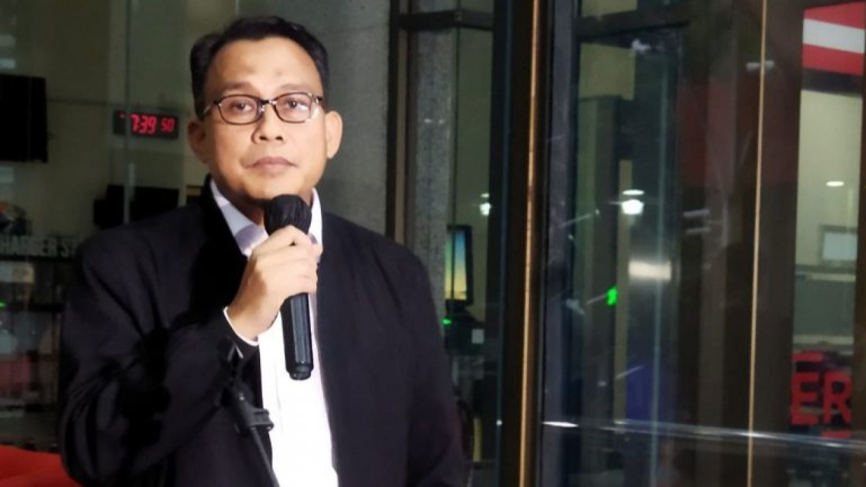 KPK: Pengacara atau Tim Medis yang Fasilitasi Lukas Enembe Hindari Pemeriksaan Bisa Dijerat Pasal Obstruction of Justice
            - galeri foto