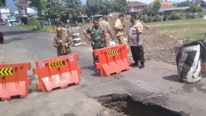Jembatan Munggur Ambrol, Warga Dua Kecamatan di Kab.Semarang Terpaksa Putar Arah Sejauh 1,5 Km