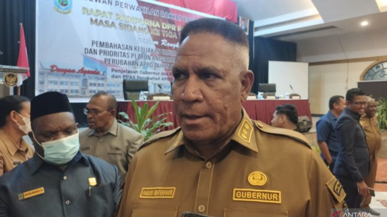 Tak Terima Disebut Terlibat Penetapan Tersangka Lukas Enembe, Penjabat Gubernur Papua Barat Paulus Waterpauw Layangkan Somasi
            - galeri foto