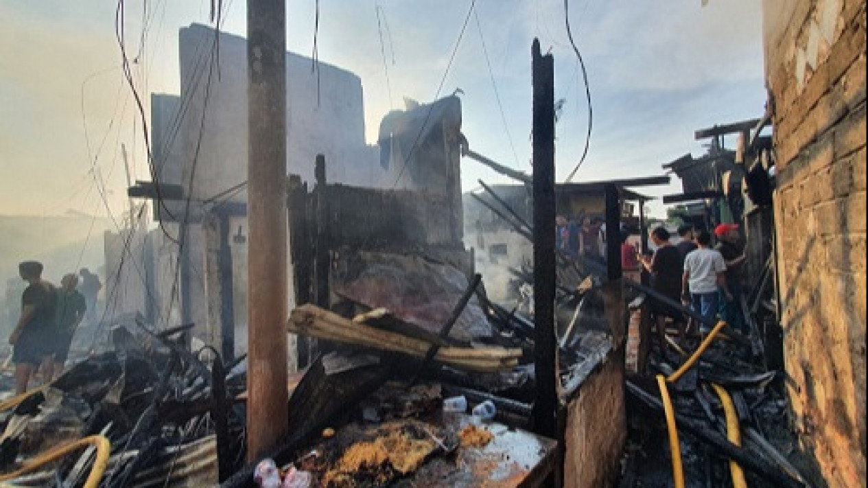 21 Rumah di Cikini Hangus Terbakar Gara-Gara Kebocoran Tabung Gas
            - galeri foto