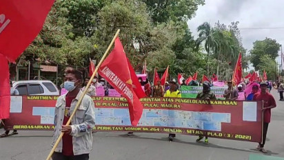 Tuntut Pembebasan 38 Ribu Hektare, Ratusan Petani Geruduk Kantor Perhutani KPH Blitar