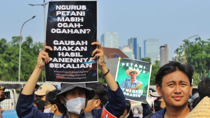 Mahasiswa dan Buruh Tani Geruduk Gedung DPR Tuntut Kemerdekaan Petani