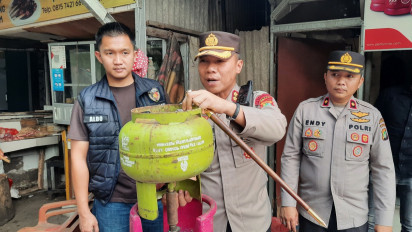 Polisi Gerebek Ruko Pengoplos Gas LPG Bersubsidi di Kawasan Pamulang