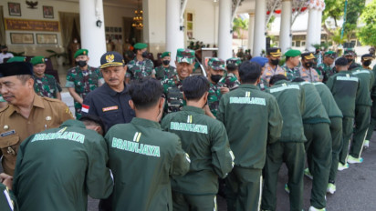 Pangdam V Brawijaya Berangkatkan Kontingen Sepakbola Liga Santri Piala Kasad