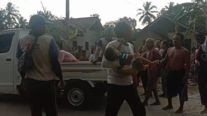 2 Bocah Asal Pesawaran Lampung Tersambar Petir saat Mengendarai Motor