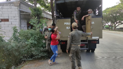 Razia Prostitusi Terselubung di Warung Remang-remang dan Karaoke di Gresik, 5 Pramusaji Diamankan Petugas