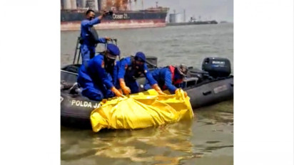 Sesosok Jenazah Laki-Laki Tanpa Busana Ditemukan Terapung di Pelabuhan Tanjung Perak Surabaya