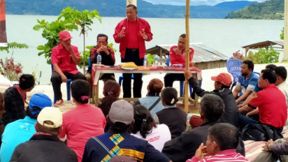 Musim Tanam, Bibit dan Pupuk Gratis Dibagikan kepada Ratusan Petani di Kabupaten Samosir, Danau Toba