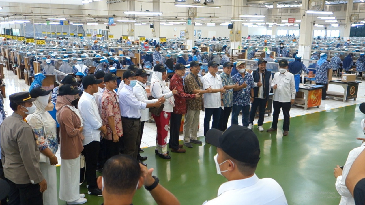 Pertemukan Petani Tembakau dan Pabrik Rokok, Mendag Upayakan Dongkrak Harga Tembakau
            - galeri foto