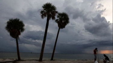 Badai Ian Tenggelamkan Perahu Migran Kuba di Lepas Pantai Florida, 20 Orang Dinyatakan Hilang