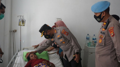 Kondisi 2 Bocah Korban Tersambar Petir Mulai Membaik, Polres Pesawaran Berikan Bantuan