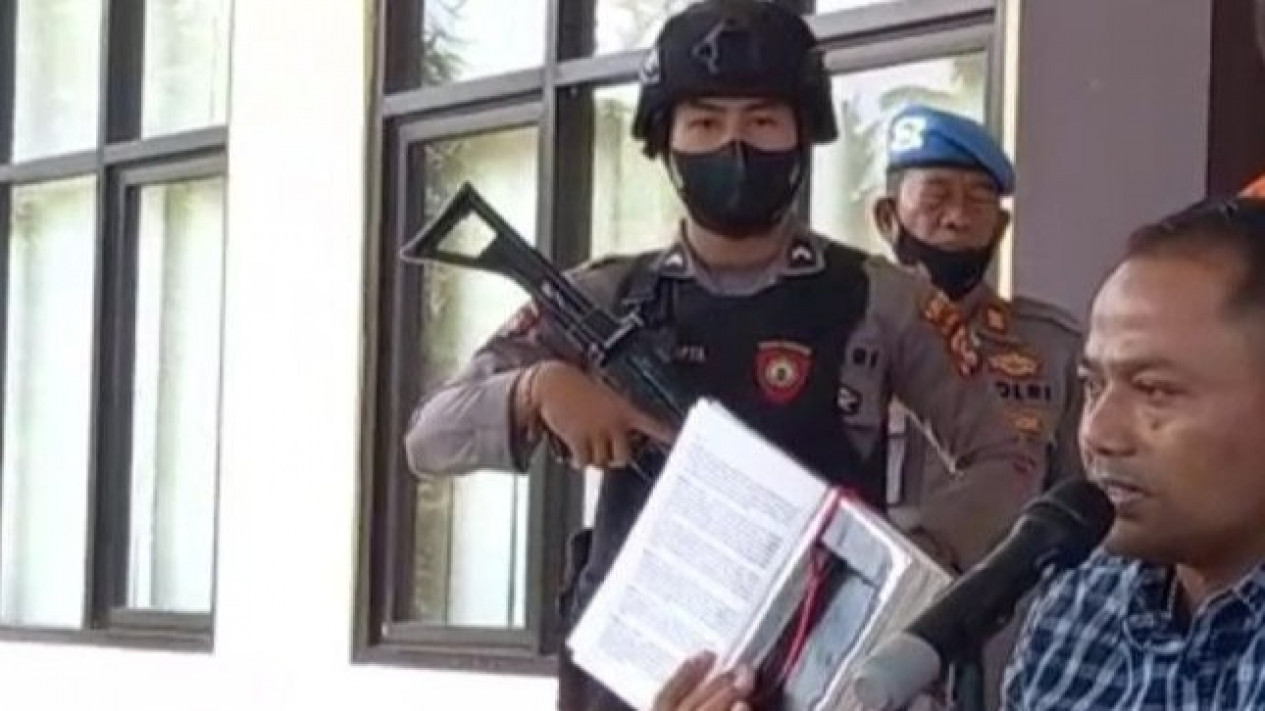 Nekat! Penjaga Sekolah Simpan Sabu dalam Buku di Perpustakaan
            - galeri foto