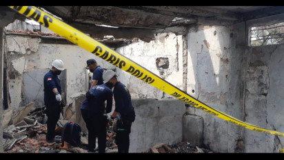 Kapolsek Menteng Ungkap Barang Sitaan Tim Puslabfor di Lokasi Kebakaran Cikini