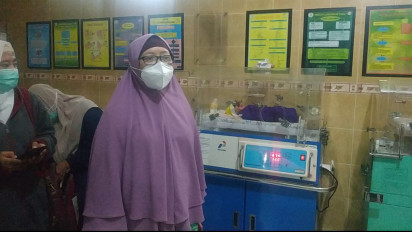 Temuan Bayi Laki-Laki Dibuang dalam Kardus Air Mineral, Gegerkan Warga Malang