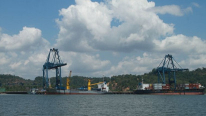 Jelang Pembangunan Fisik IKN: Pelabuhan Peti Kemas Kariangau Kaltim Tambah Peralatan karena Lonjakan Bongkar Muat