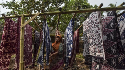 Kiat Tampil Cantik Padu-Padan Gaya Favorit dengan Batik