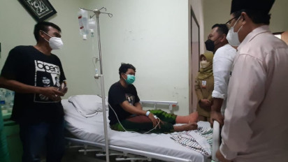 Kisah Suporter Arema Asal Gresik Kakinya Patah Saat Berusaha Selamatkan Balita di Stadion Kanjuruhan