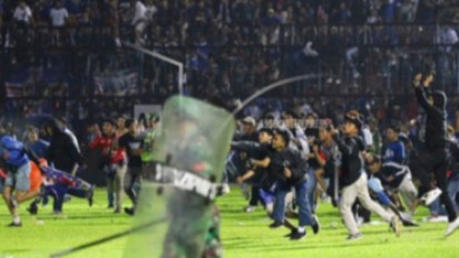 Gawat! Ternyata Menkes Baru Tahu Regulasi FIFA Tentang Larangan Gas Air Mata