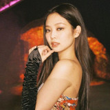 Bikin Heboh tapi Ngakak! Jennie BLACKPINK Salah Tag Akun Orang, Isinya Cuma Follow Jokowi