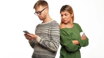 Parah! 4 Zodiak Ini Dikenal Hobi Menikung , Pesonanya Bikin Lawan Jenis Melayang