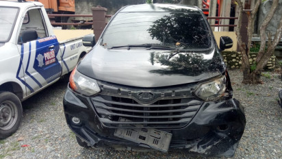 Diduga Hilang Kendali, Sopir Mini Bus Seruduk 6 Motor dan Lukai 2 Warga