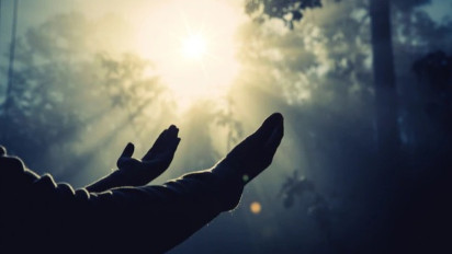 Rutin Mengamalkan Bacaan Sholawat Kamilah Agar Kelak Wafat dengan Husnul Khatimah