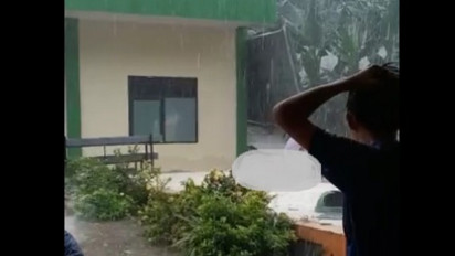 BREAKING NEWS: Tembok di MTSN 19 Jakarta Roboh, Saat Kejadian 5 Korban Sedang Main Hujan