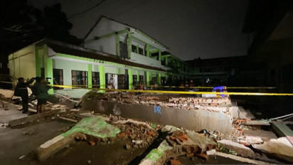 Puslabfor Polri Dilibatkan dalam Olah TKP Tembok Roboh