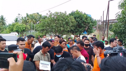 Polisi Gelar Rekontruksi Pembunuhan Satu Keluarga di Lampung
