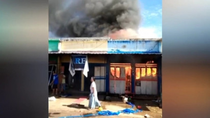 Diduga Arus Pendek Listrik, Sebuah Kios di Kompleks Pasar Simo Kendal Ngawi Ludes Terbakar