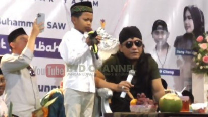 Pelantun 'Ojo Dibandingke' di Istana Negara Disuruh Mengaji, Ternyata Gus Miftah Tak Tahu Agama Farel